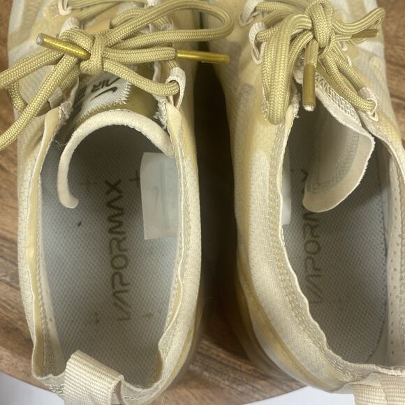 Nike Air VaporMax 2019 White Gold Womens Size 8.5 Cream Athletic Shoes - Picture 7 of 10